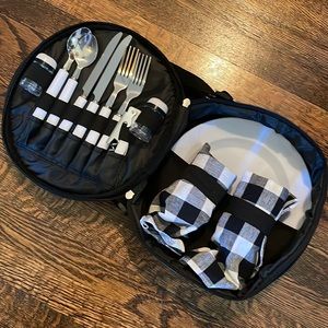 Picnic set for 2 - never been used